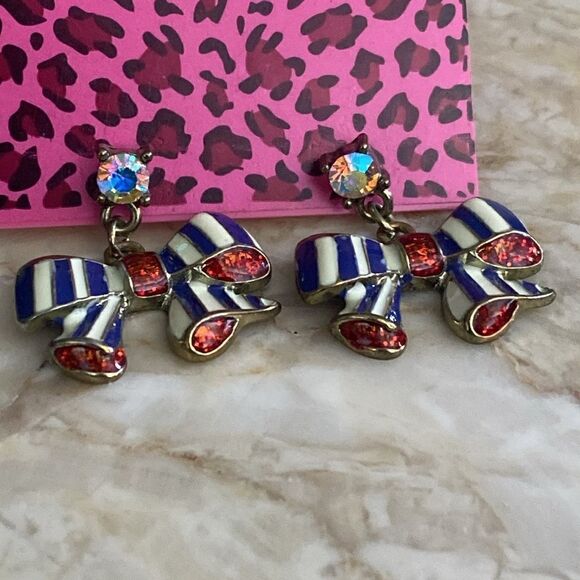 NEW! Betsey Johnson Ribbon Dangle Earrings - Picture 4 of 5